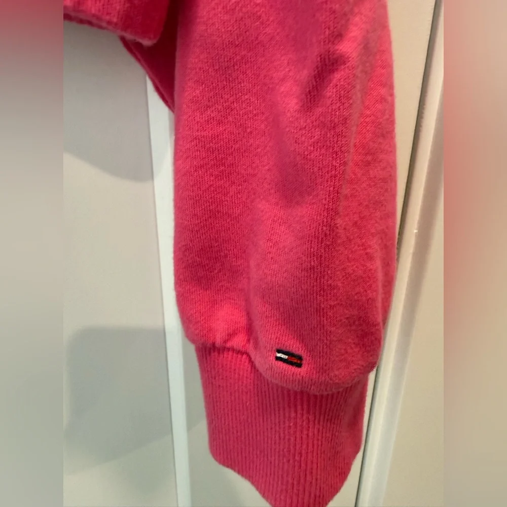 Tommy Hilfiger V-Neck Cropped Sweatshirt Size Small - Picture 2 of 6